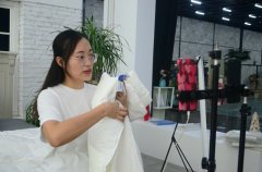 服務(wù)“夜”態(tài)，創(chuàng)造商機(jī)！英儂魏經(jīng)理如是說(shuō)